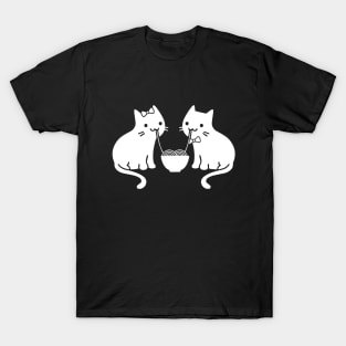 Cute Cat Eating Ramen With Girlfriend T-Shirt